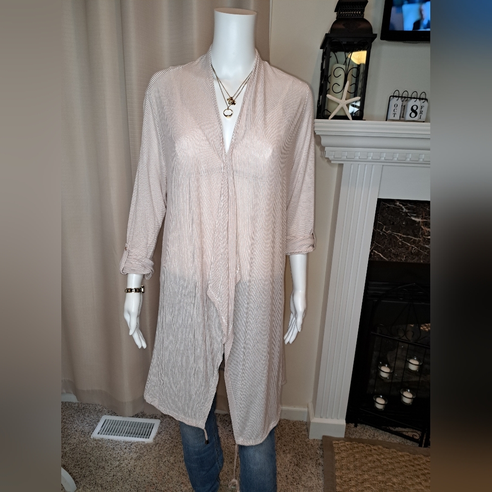 PLEIONE STRIPED DUSTER W/ ROLL TAB SLEEVES, WHITE WITH TAN STRIPES XL